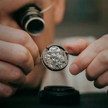 Choosing the Perfect Luxury Timepiece